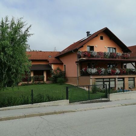 Apartment Pavlesic Слунь Екстер'єр фото