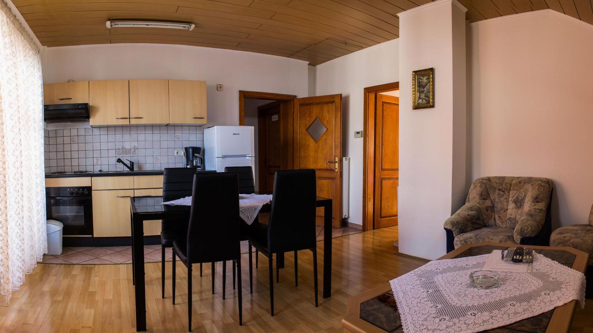 Apartment Pavlesic Слунь Екстер'єр фото