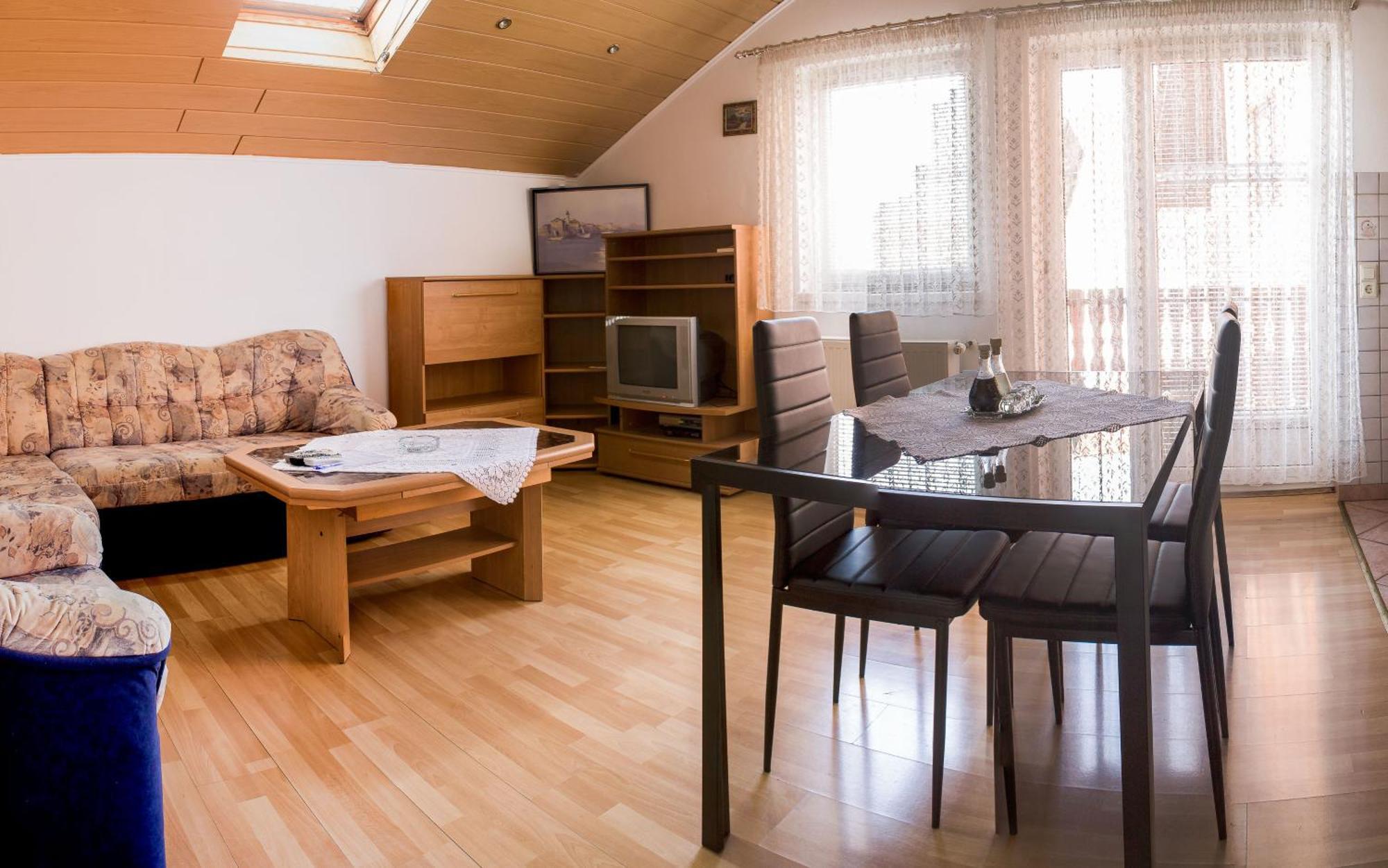 Apartment Pavlesic Слунь Екстер'єр фото