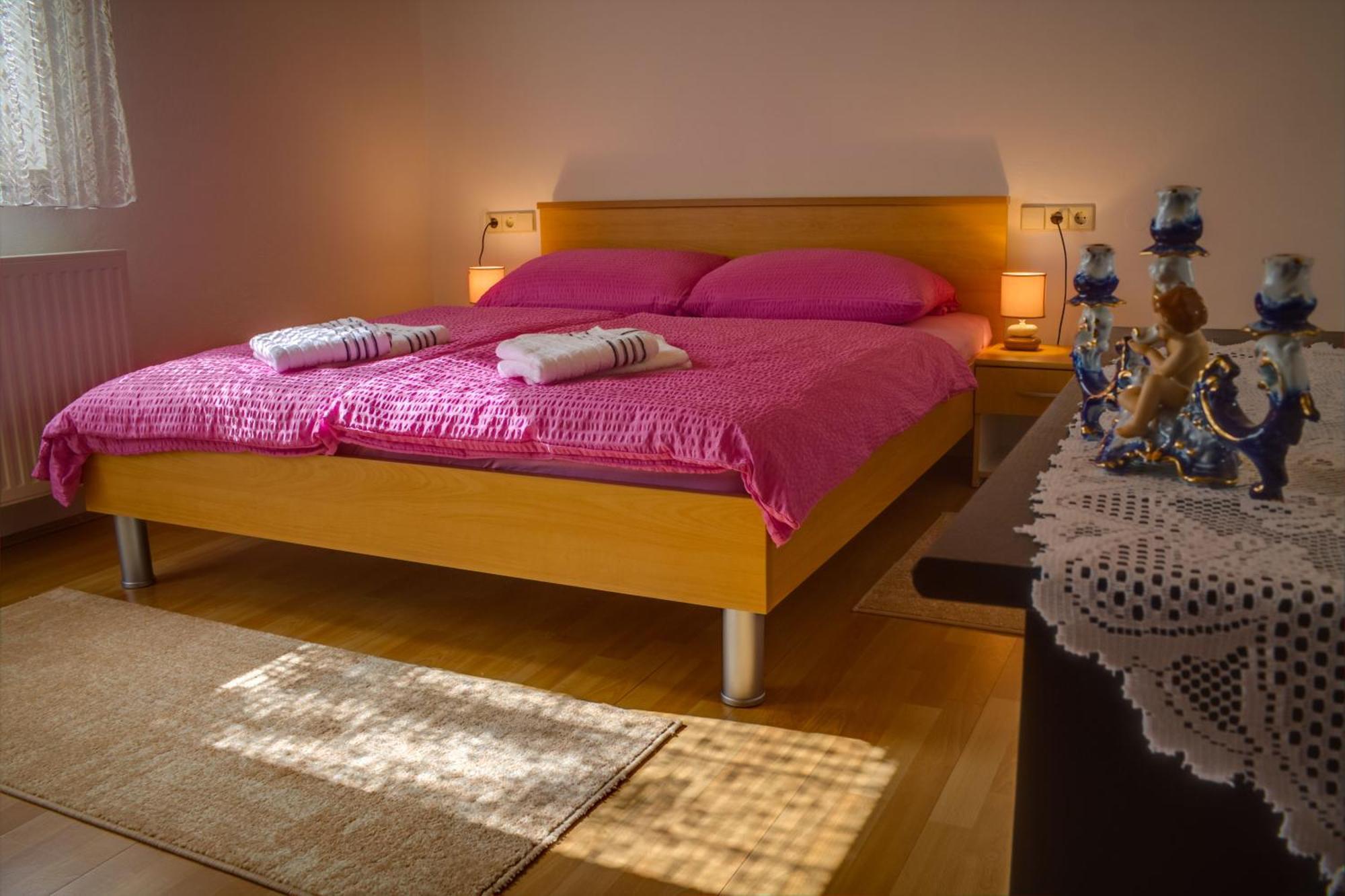 Apartment Pavlesic Слунь Екстер'єр фото