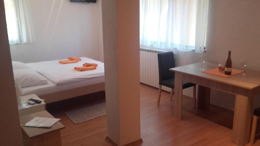 Apartment Pavlesic Слунь Екстер'єр фото